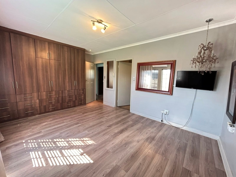 3 Bedroom Property for Sale in Waterval East North West